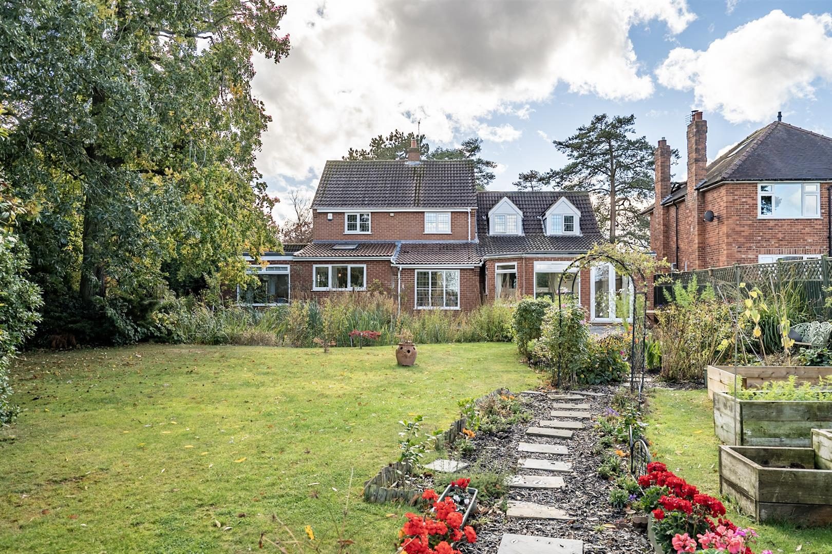 5 Bed Detached House For Sale - YO30 1AH