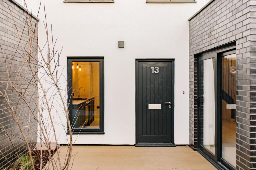 Terraced House
