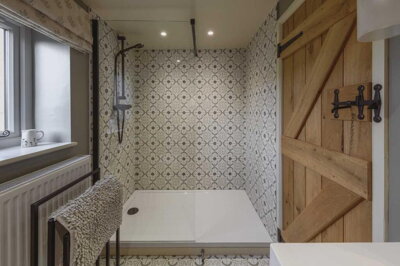 Property on LL21 9DU