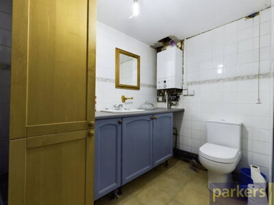 Property on OX29 4DS