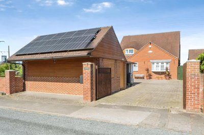 Property on Braithwaite Lane, DN7 5SU