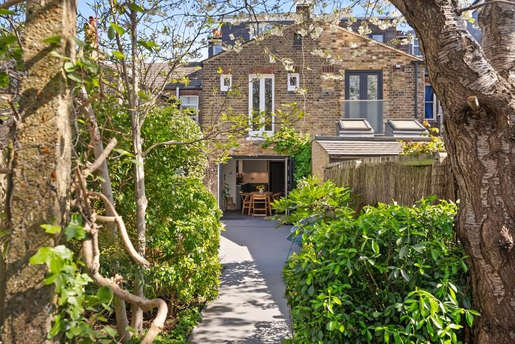 Terraced House