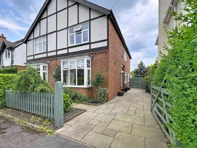 Property on Windy Arbour, CV8 2BB