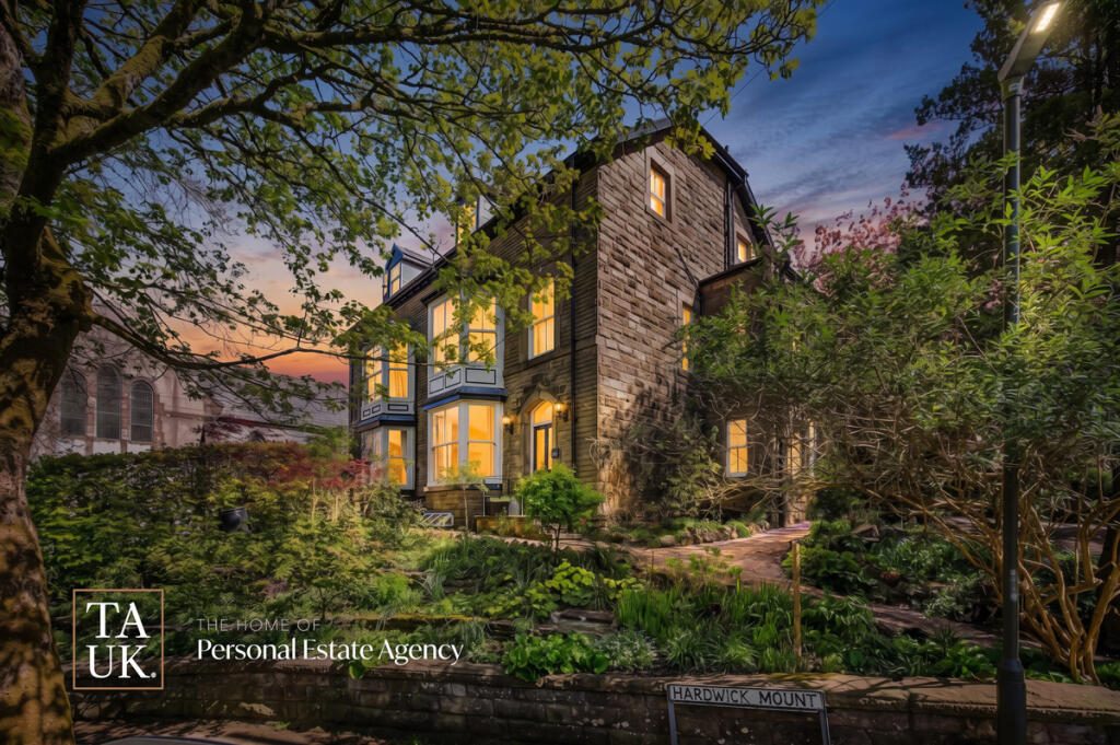 Property main image