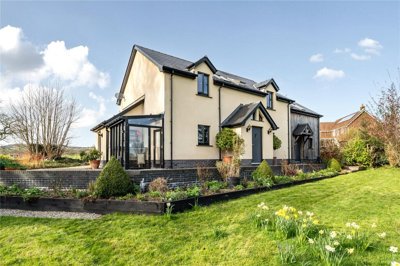 Property on SA19 8HL