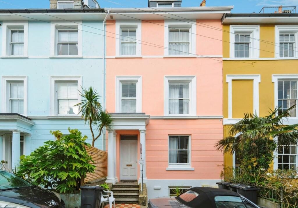 Terraced House