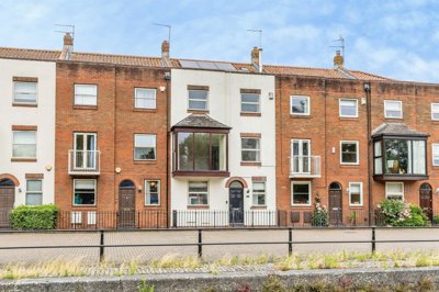 Property on Trin Mills, BS1 4RJ