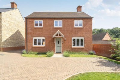 Property on Tanters Road, NN12 6LE