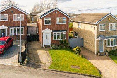 Property on Moorside Vale, BD11 1DW