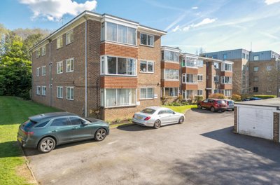 Property on Goldstone Crescent, BN3 6LY