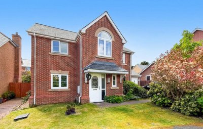 Property on Llys Adda, LL57 2AW