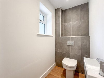 Property on Anvil Way, CB8 8GY