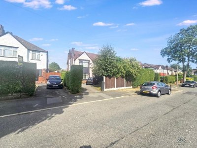 Property on Park Road, M25 0FA