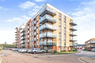 Property on Oscar Wilde Road, RG1 3FG