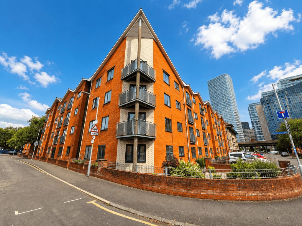 Property main image