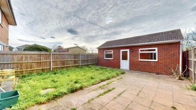 Property on Willowbrook Road, UB2 4RJ