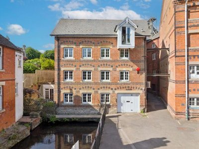 Property on Mill Street, OX12 9AB