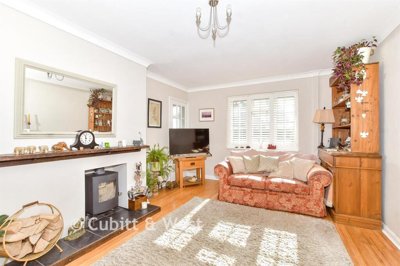 Property on The Avenue, PO18 8TZ