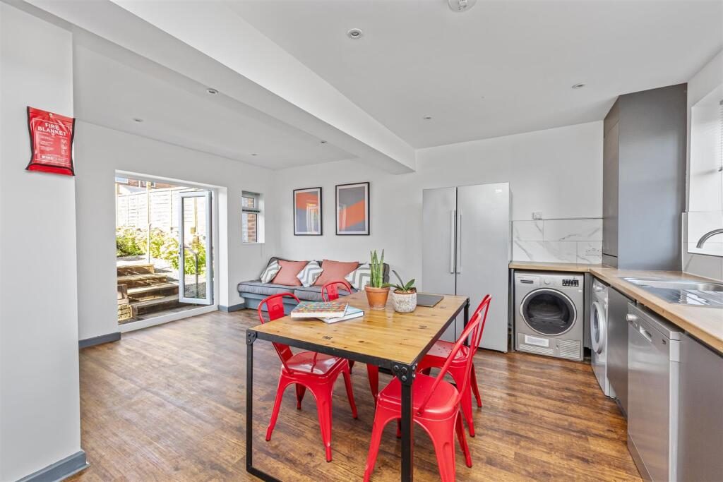 Terraced House