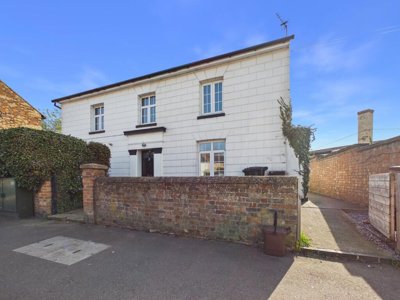 Property on Sun Street, SG18 0BP