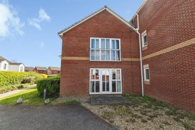 Property on Retail Park Close, EX2 8GJ