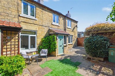 Property on High Cliffe Terrace, LS22 6RF