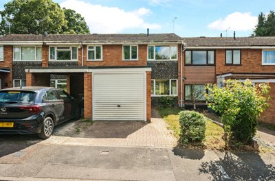 Property on Fircroft Close, GU22 7LZ