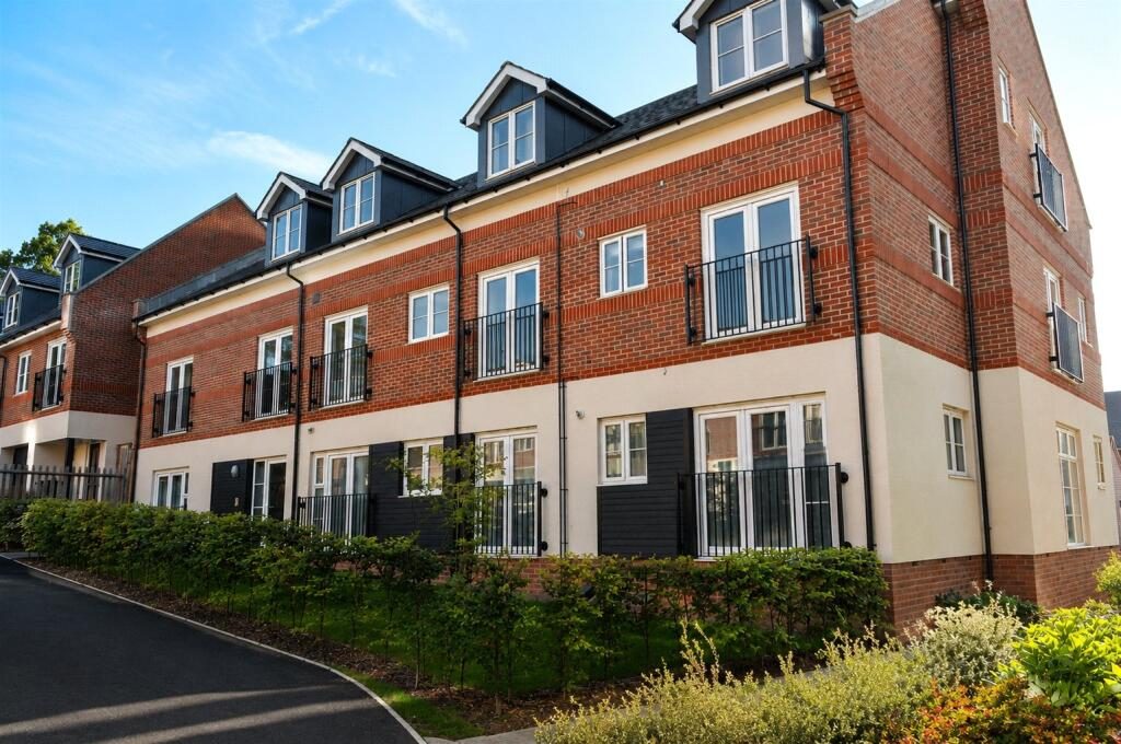 Property main image