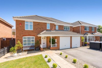Property on Castell Close, BA14 7UJ