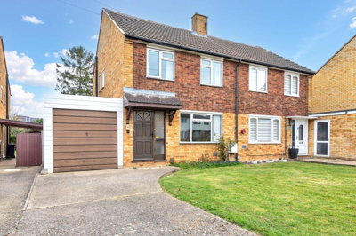 Property on Hawthorn Way, SG8 7JP