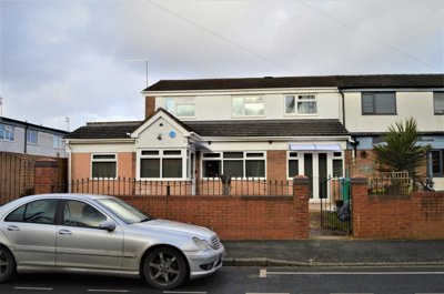 Property on M12 5LQ