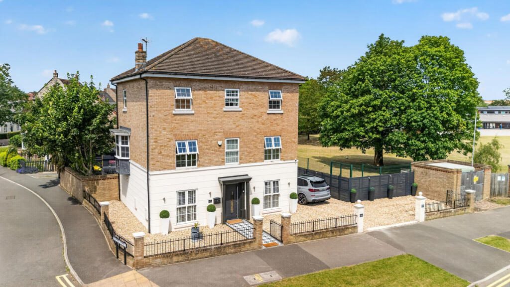 Property main image