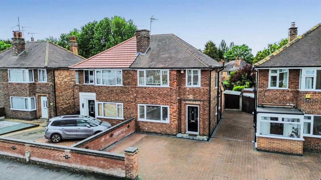Property main image