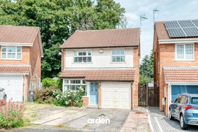 Property on Woodham Close, B45 9YP