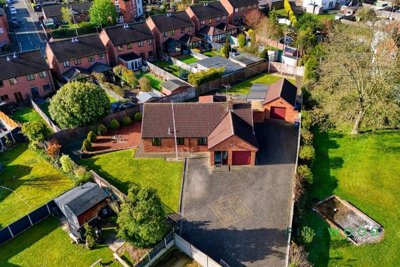 Property on Park Road, NG20 8JG