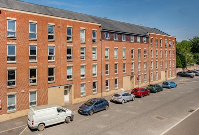 Property on G40 1DN