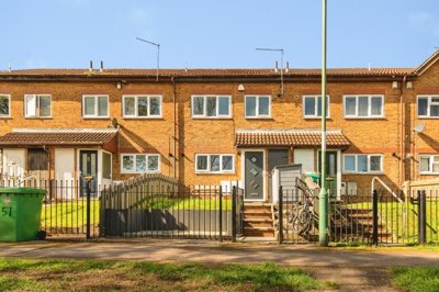 Property on Willow Hill Close, NG6 8DH