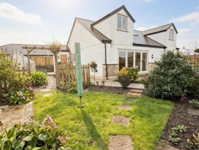 Property on Merritts Hill, TR16 4DF