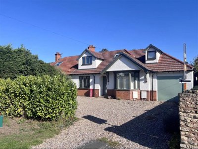 Property on Loxley Road, CV37 7DR