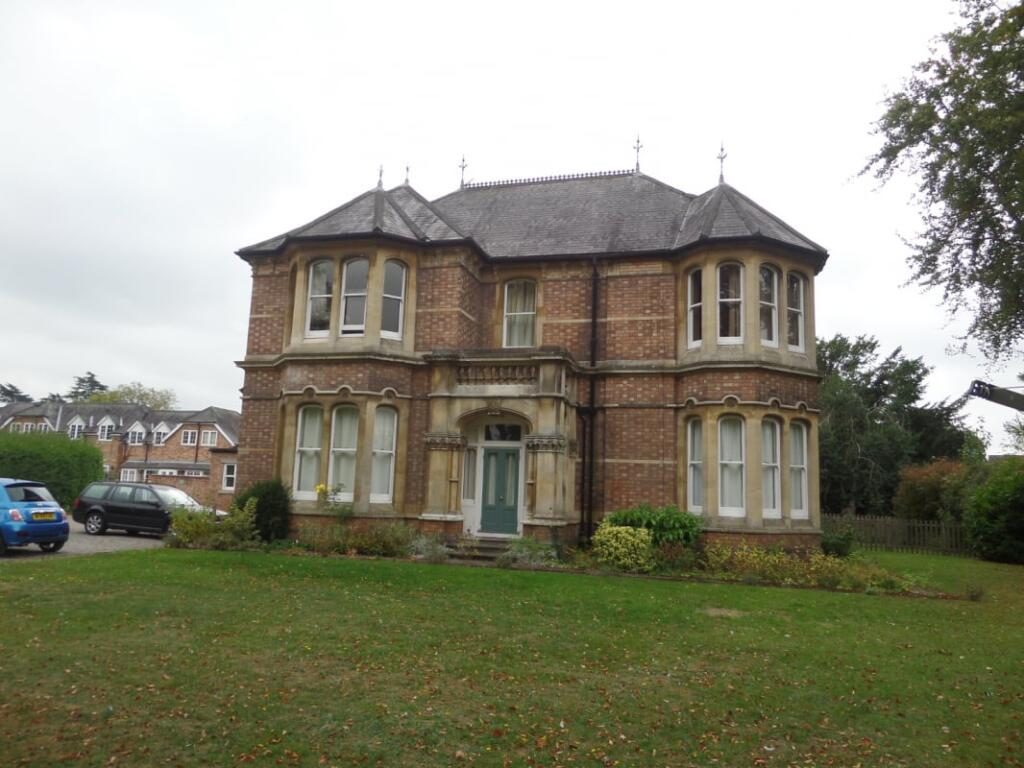 Property main image