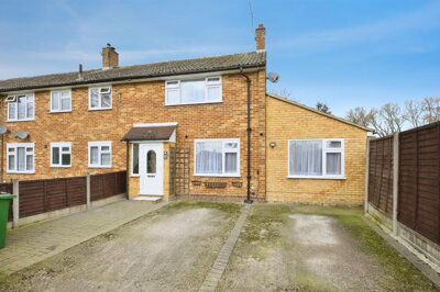 Property on Wavell Close, EN8 0JZ