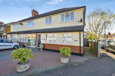Property on Fern Way, WD25 0HG