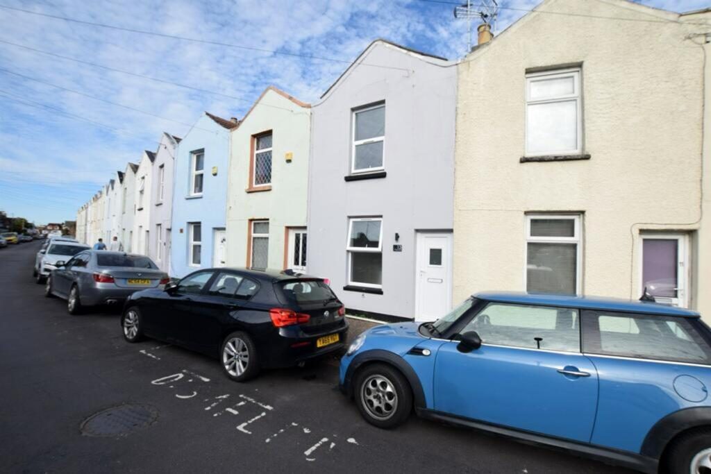 Property main image