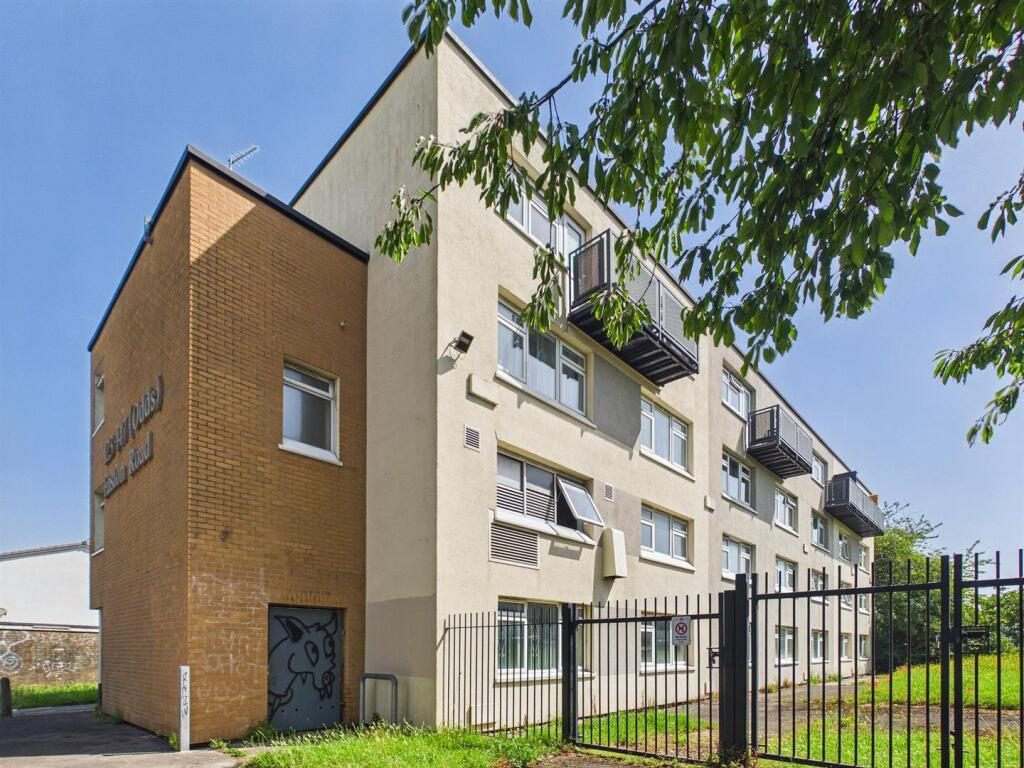 Property main image