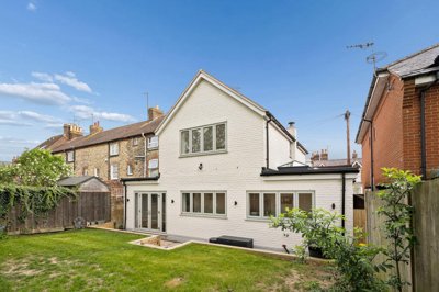 Property on Park Street, OX9 3HX