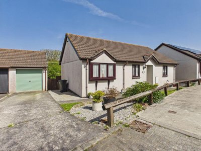 Property on Town Farm, TR15 2XG