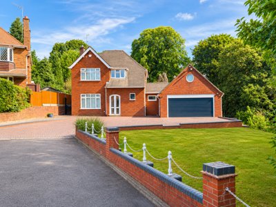 Property on Elizabeth Grove, DY2 7TG