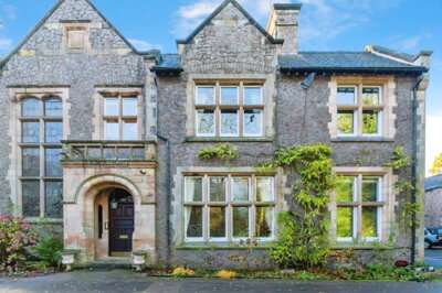 Property on LE12 8ST