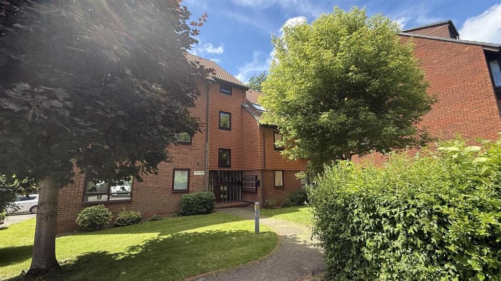Property main image