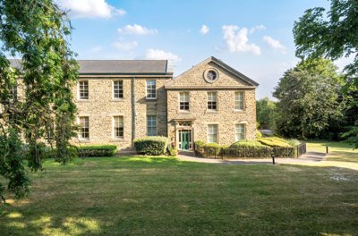 Property on Stoneleigh Court, LS17 8FN